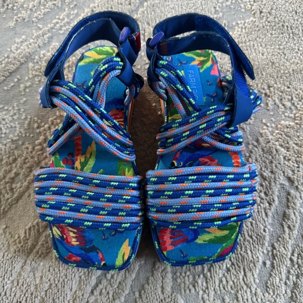 Farm Rio Blue Macaw rainbow Platform Sandals tropical cross cross straps Size 6 - Picture 2 of 12
